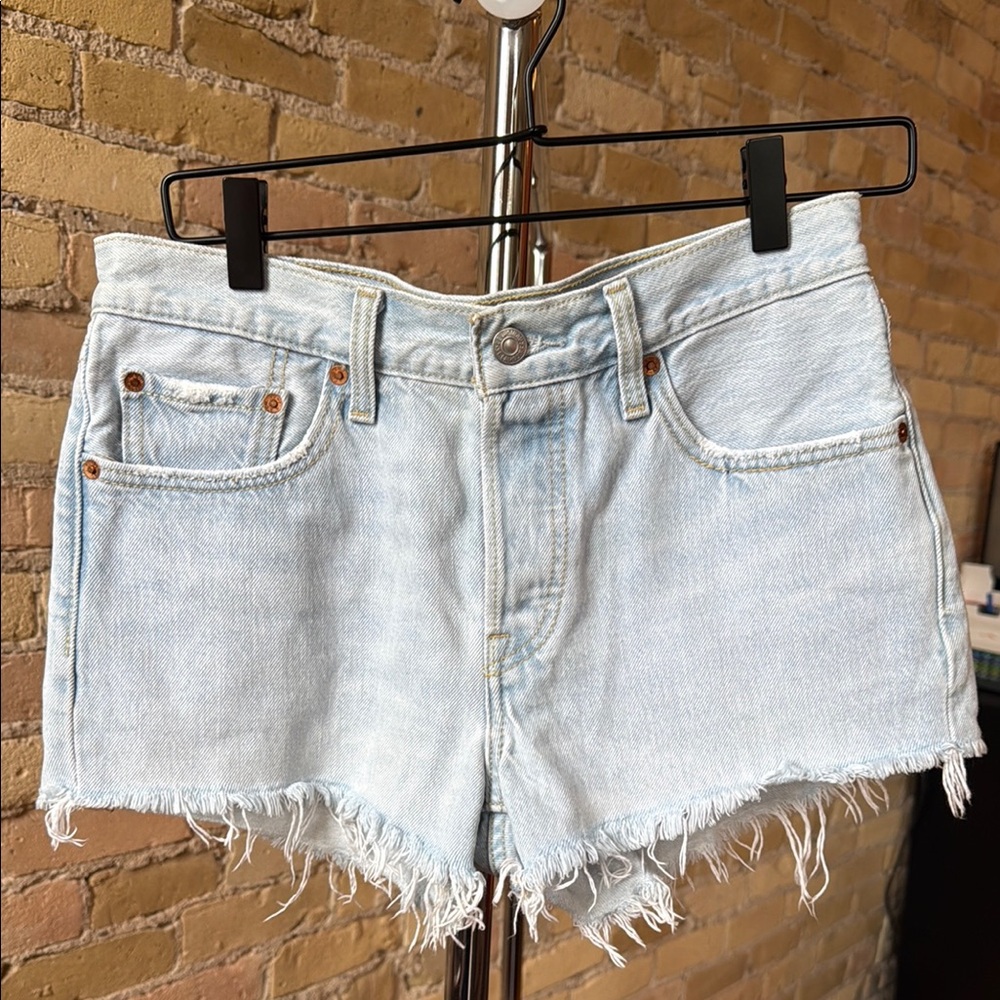 Levi's Light Wash Button Jean Shorts 27